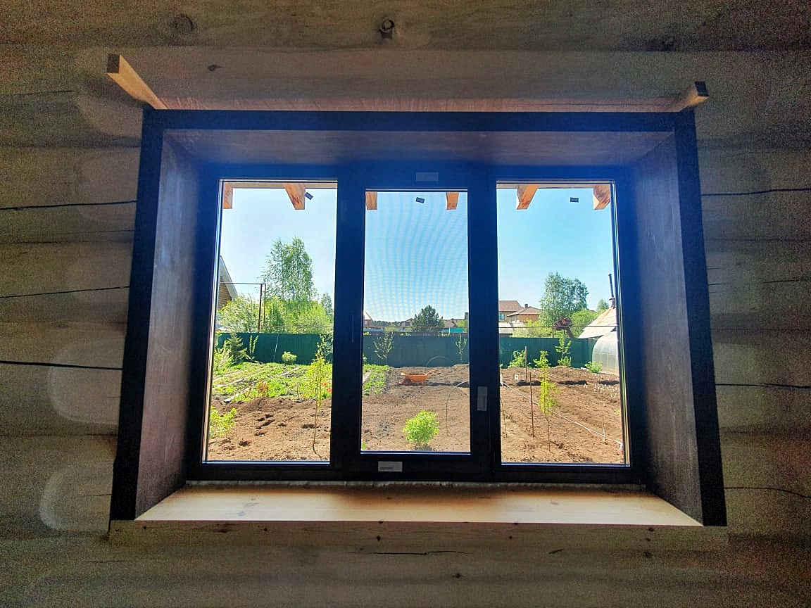 Пластиковые окна в деревянном доме - вид изнутри