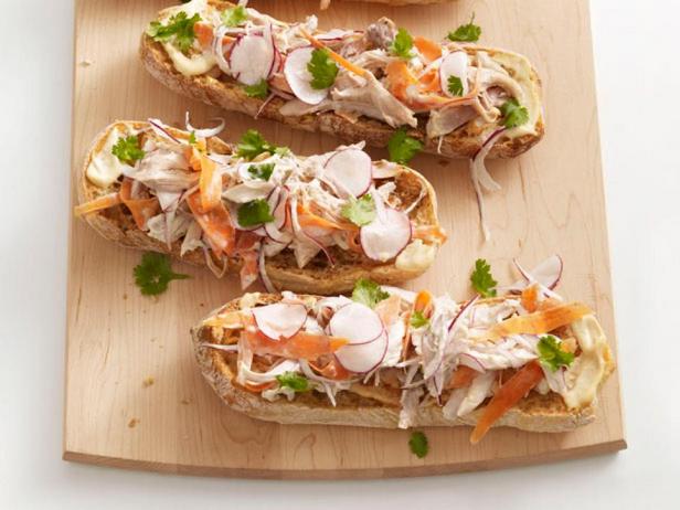 Открытые сэндвичи с курицей по-вьетнамски