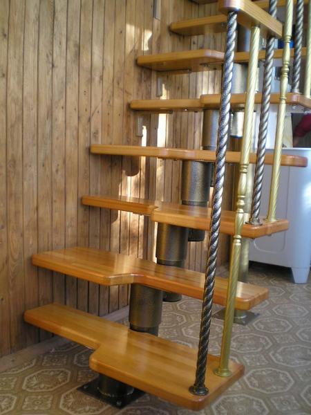 Перед тем как приступать к изготовлению и установке лестницы, обязательно следует просчитать оптимальное количество ступеней 