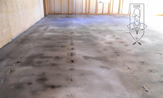 Floor screed failure due to lack of protection